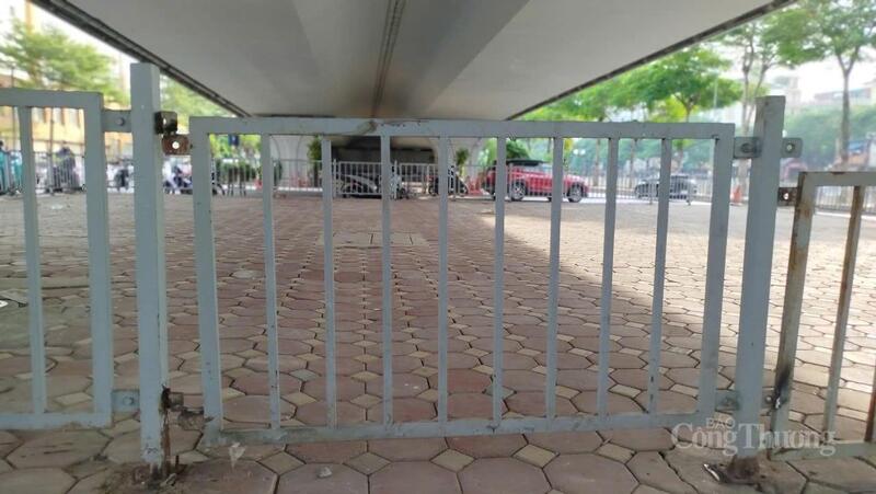Hàng rào sắt đã được hàn lại để tránh tái diễn vi phạm.