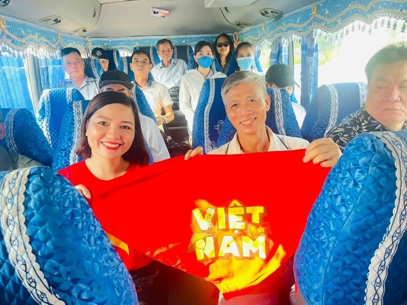 Nhân dân TP. Hải Phòng hướng về sự kiện triển lãm tại Hà Nội. Ảnh: CTV