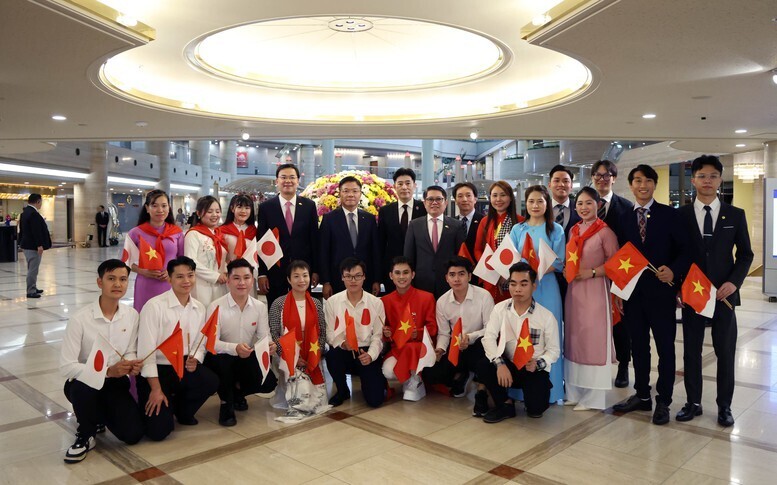 Phó Thủ tướng nhấn mạnh, những người Việt Nam đang học tập, sinh sống tại Nhật Bản là cầu nối vững chắc, thúc đẩy quan hệ hợp tác hai nước. Ảnh: VGP/Đức Tuân