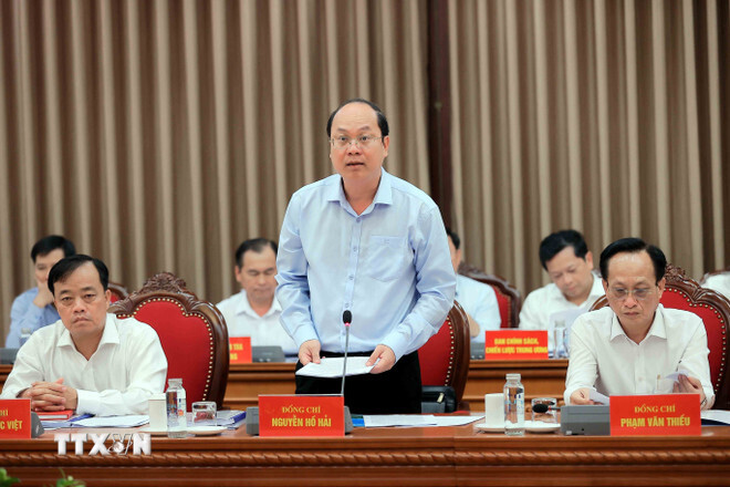 Bí thư Tỉnh ủy Cà Mau Nguyễn Hồ Hải phát biểu tại buổi làm việc. Ảnh: TTXVN