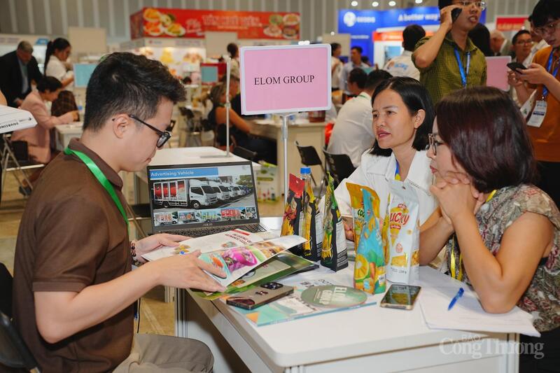 Các cuộc gặp gỡ B2B giữa các doanh nghiệp luôn diễn ra sôi nổi.