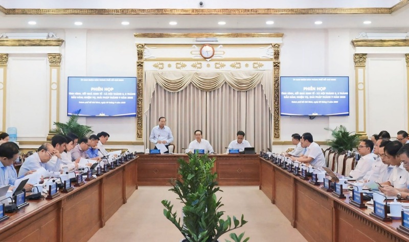 Ông Nguyễn Văn Được, Chủ tịch UBND TP. Hồ Chí Minh, chủ trì hội nghị. Ảnh: Minh Khuê.