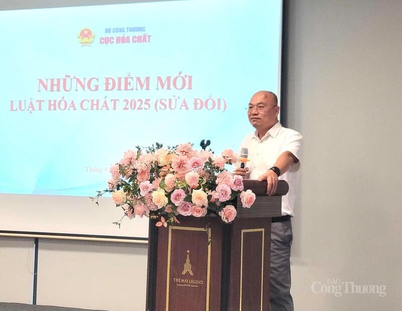 Lãnh đạo Cục Hóa chất (Bộ Công Thương) phát biểu tại hội nghị