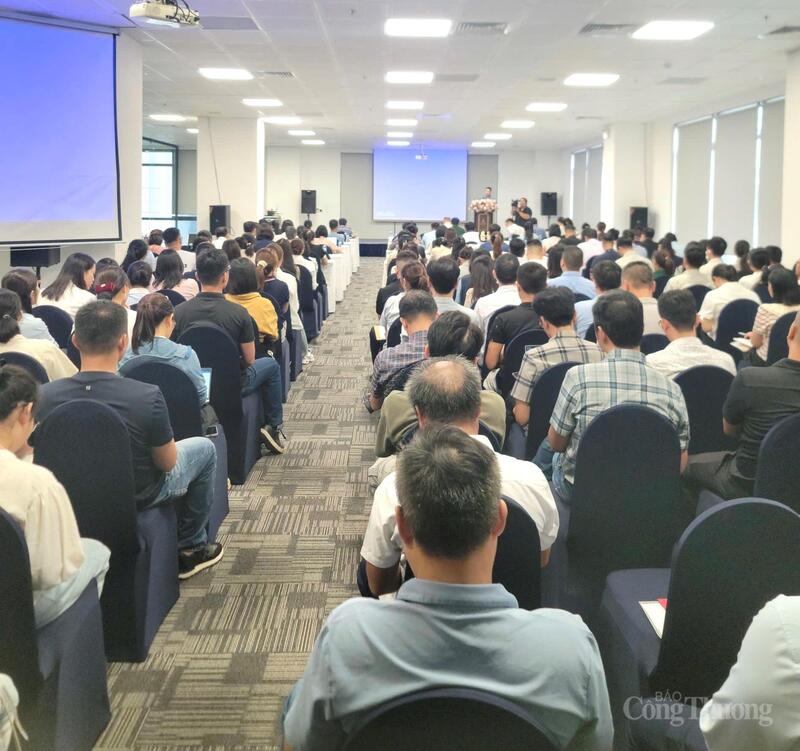 Các đại biểu và doanh nghiệp tham gia hội nghị