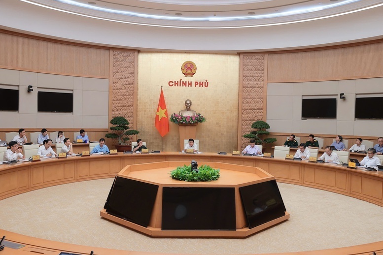 Phó Thủ tướng nhấn mạnh: "Những sản phẩm được lựa chọn phải trúng và đúng để có thể làm ngay, thực hiện trọng tâm, trọng điểm, tạo đột phá ngay" - Ảnh: VGP/Thu Sa