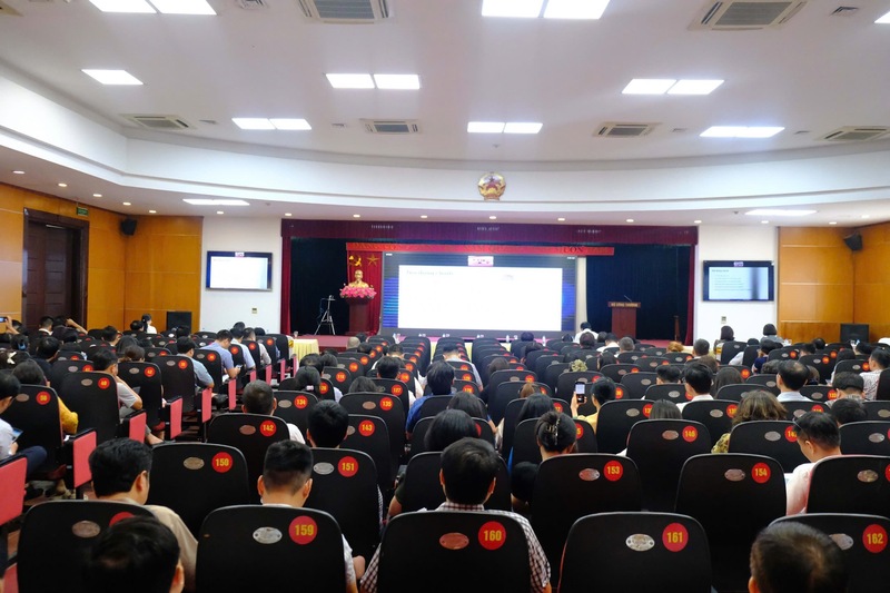Hội nghị tập huấn ứng dụng AI tại trụ sở Bộ Công Thương, kết nối trực tuyến cùng gần 4.000 điểm cầu trong cả nước. Ảnh: Lê An.