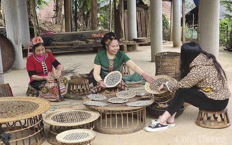 Phát triển kinh tế tư nhân vùng dân tộc, miền núi là con đường tạo việc làm, nâng thu nhập, giảm nghèo bền vững. Ảnh: Hoàng Minh