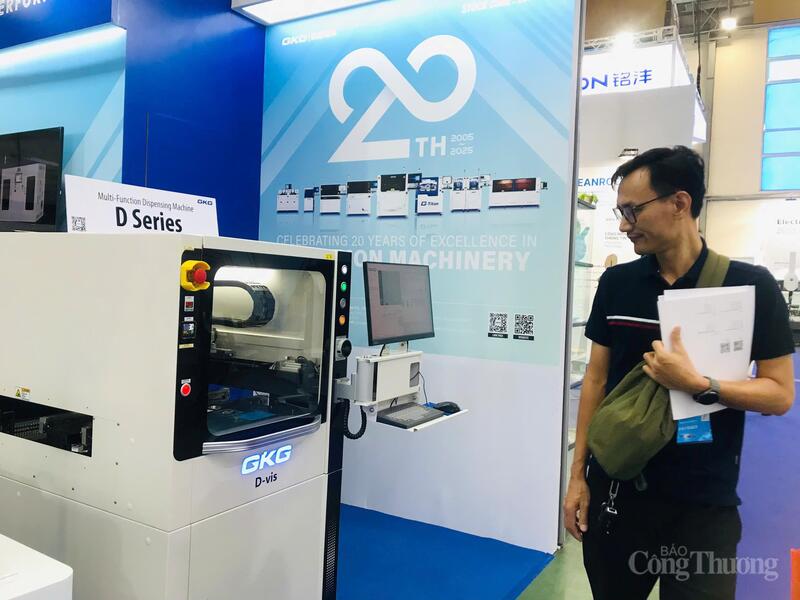 Triển lãm mở cửa miễn phí cho khách tham quan. Ảnh: Hoa Quỳnh