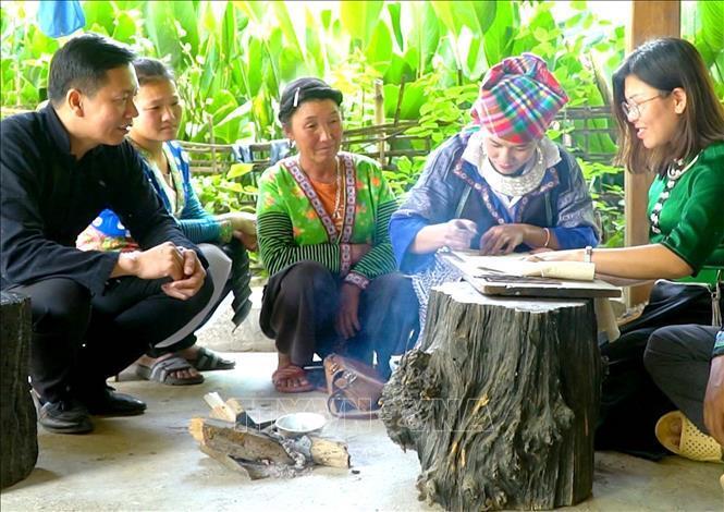 Nguồn vốn tín dụng ưu đãi được triển khai thông qua hệ thống Tổ Tiết kiệm và vay vốn ngay tại thôn, bản. Ảnh: Trần Việt