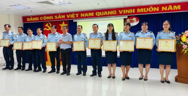 Các cá nhân điển hình tiên tiến được tuyên dương