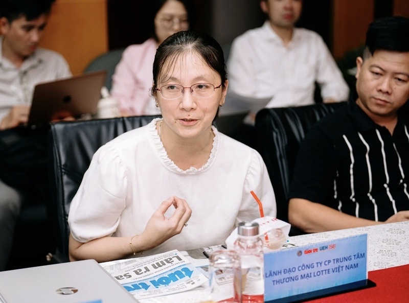 Bà Lê Thị Thanh Trúc, Trưởng phòng vận hành online Công ty CP Trung tâm thương mại Lotte Việt Nam. Ảnh: Thanh Hiệp.