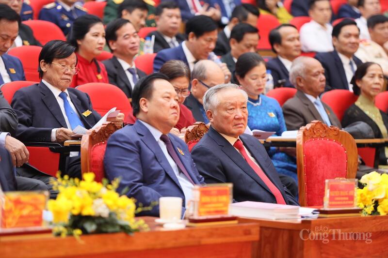 Ủy viên Bộ Chính trị, Phó Thủ tướng Thường trực Chính phủ Nguyễn Hòa Bình dự Đại hội