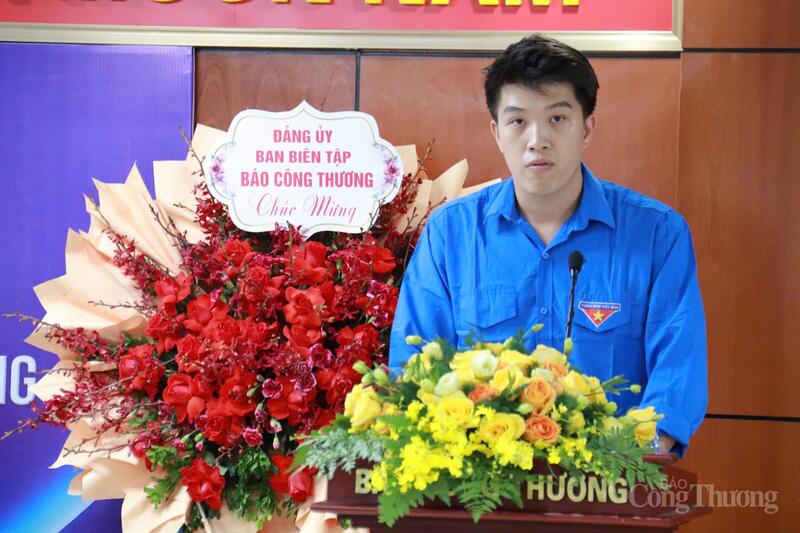 Đoàn viên Trần Lê An trình bày tham luận tại Đại hội. Ảnh: Thanh Tuấn