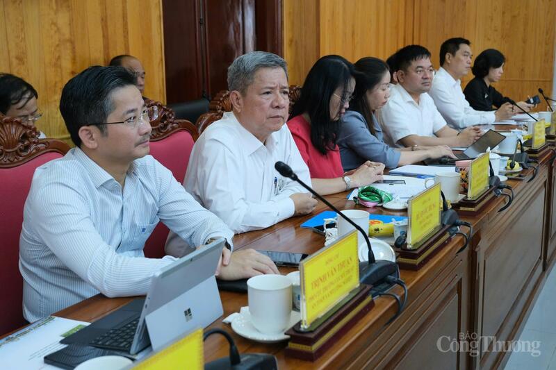 Lãnh đạo Văn phòng, các Cục, Vụ, cơ quan báo chí thuộc Bộ Công Thương.