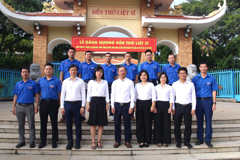 Tập thể PV GAS VUNG TAU chụp ảnh lưu niệm (Ảnh PV GAS)