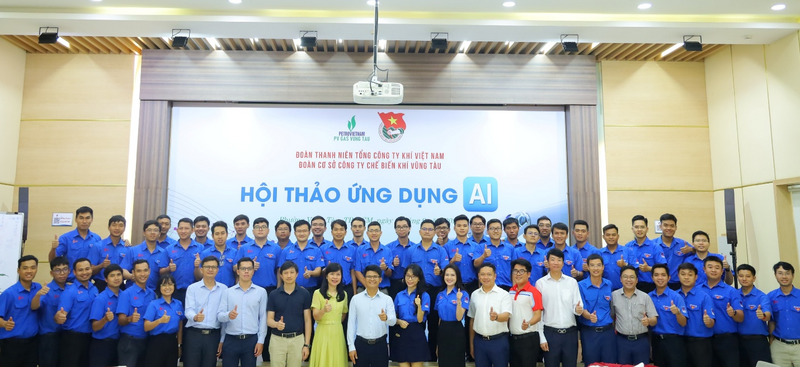 Các đại biểu PV GAS VUNG TAU chụp ảnh lưu niệm tại Hội thảo (Ảnh PV GAS)