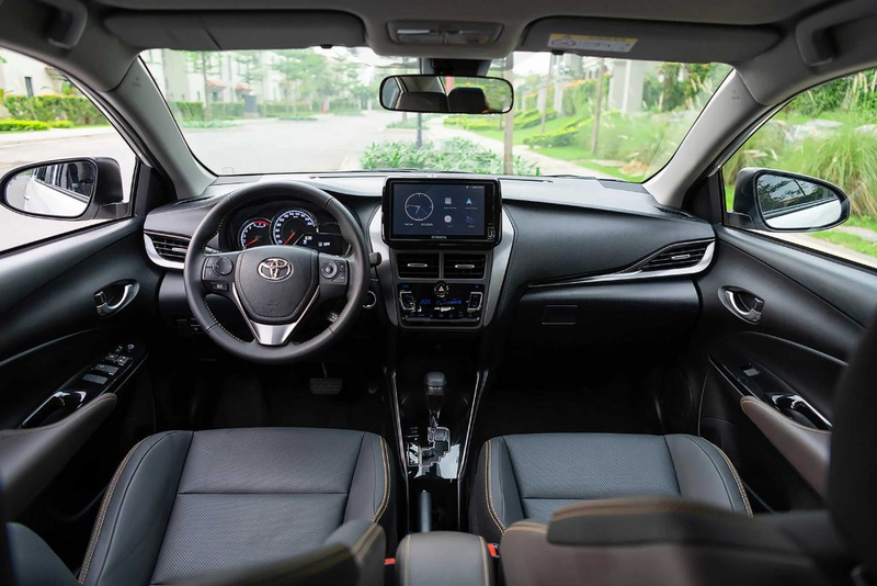 Cảm giác lái ổn định, vô lăng nhẹ. (Ảnh: Toyota Việt Nam)