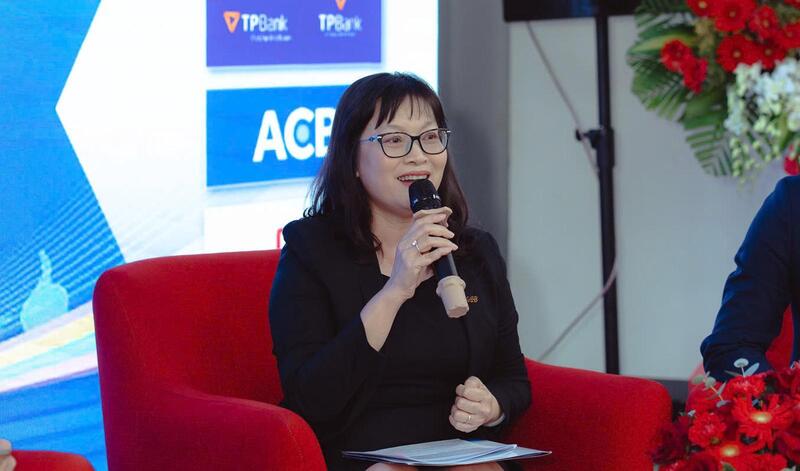 Bà Đinh Thị Thu Thảo, Phó Giám đốc khối Khách hàng cá nhân (ACB).