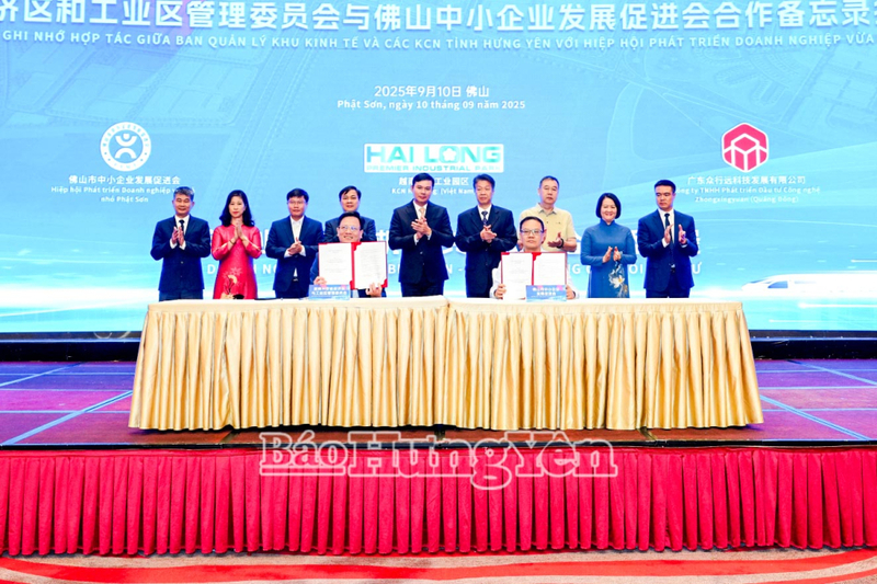 Ban Quản lý Khu kinh tế tỉnh Hưng Yên ký kết hợp tác với Hiệp hội Xúc tiến phát triển Doanh nghiệp nhỏ và vừa Phật Sơn. Ảnh: Báo Hưng Yên