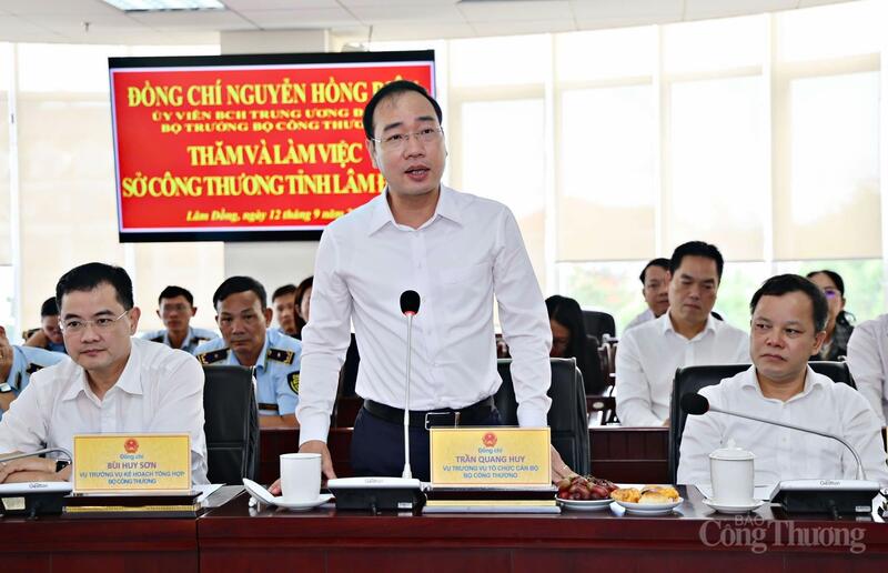 Ông Trần Quang Huy - Vụ trưởng Vụ Tổ chức cán bộ (Bộ Công Thương).