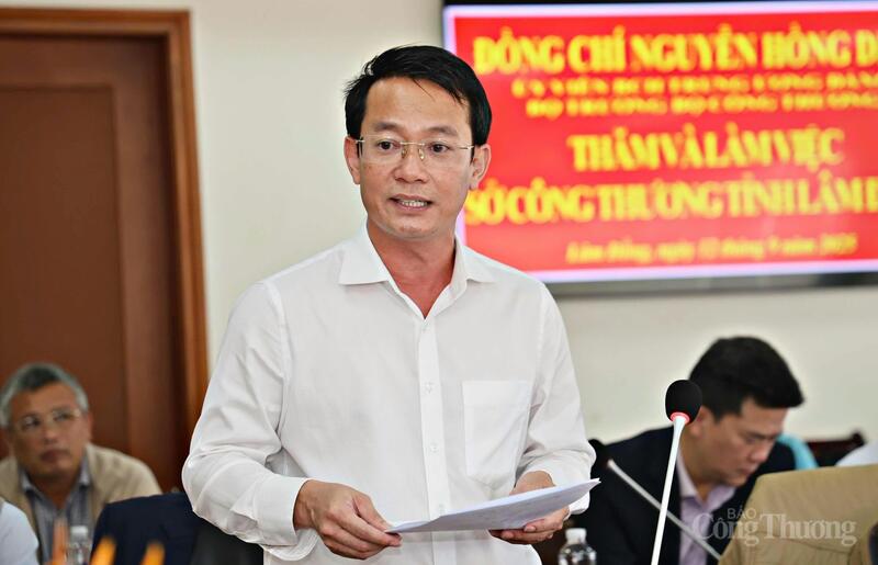 Ông Nguyễn Bá Út, Giám đốc Sở Công Thương Lâm Đồng nêu kiến nghị với đoàn công tác. Ảnh: Lê Sơn