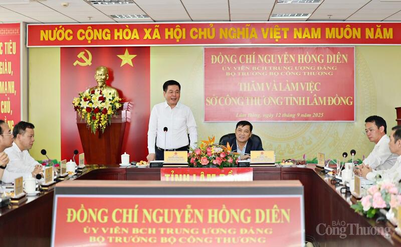 Bộ trưởng Bộ Công Thương Nguyễn Hồng Diên làm việc với Sở Công Thương tỉnh Lâm Đồng. Ảnh: Lê Sơn