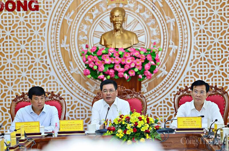 Bộ trưởng Bộ Công Thương Nguyễn Hồng Diên làm việc với tỉnh Lâm Đồng về phát triển công nghiệp, thương mại. Ảnh: Lê Sơn.