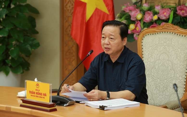 Phó Thủ tướng Trần Hồng Hà chủ trì cuộc họp về báo cáo đề xuất chủ trương đầu tư chương trình mục tiêu quốc gia xây dựng nông thôn mới và giảm nghèo bền vững giai đoạn 2026-2035; Dự thảo Nghị định quy định chuẩn nghèo đa chiều giai đoạn 2026-2030 - Ảnh: VGP/Minh Khôi
