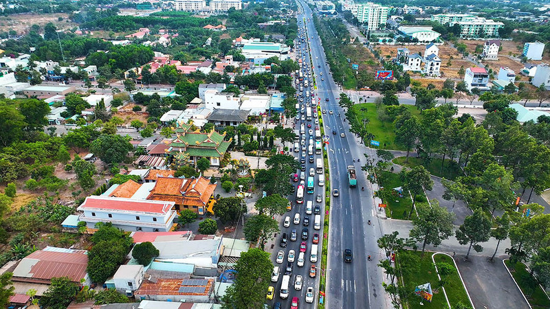 Quốc lộ 51 là tuyến huyết mạch kết nối trung tâm TP. Hồ Chí Minh và khu vực Bà Rịa - Vũng Tàu (cũ) nhưng thường xuyên ách tắc. Ảnh: CTV