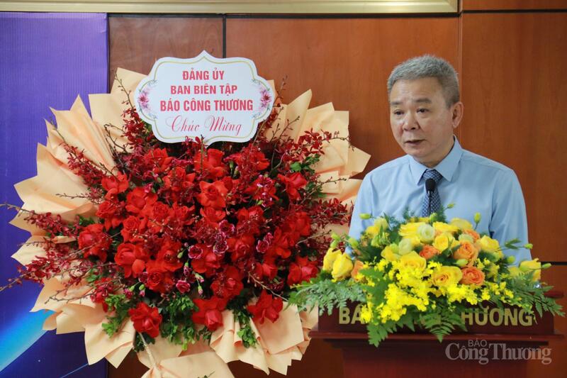 Phó Tổng Biên tập Báo Công Thương Nguyễn Tiến Cường phát biểu định hướng cho Đoàn Thanh niên Báo Công Thương. Ảnh: Thanh Tuấn