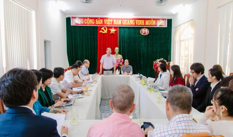 Lãnh đạo Sở Công Thương thành phố Huế trao đổi cùng Câu lạc bộ Doanh nghiệp đầu tư nước ngoài Huế. Ảnh: Nguyễn Tuấn