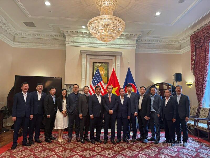 Đại sứ Việt Nam tại Hoa Kỳ Nguyễn Quốc Dũng, Trưởng Thương vụ Việt Nam tại Hoa Kỳ Đỗ Ngọc Hưng cùng các đại biểu, doanh nghiệp tham dự sự kiện “Mở ra những chân trời mới trong thương mại”