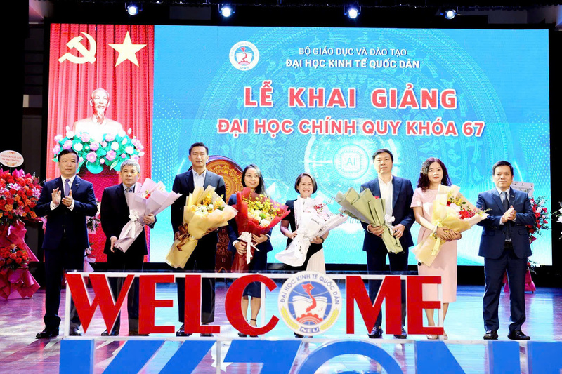 Hơn 8 tỷ đồng học bổng từ Bảo Việt tiếp sức học sinh, sinh viên - 2