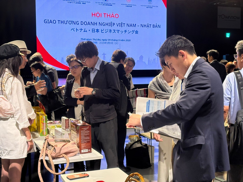 Hội thảo là cơ hội tốt để các doanh nghiệp trực tiếp giới thiệu sản phẩm tới đối tác Nhật Bản. Ảnh: Vietrade