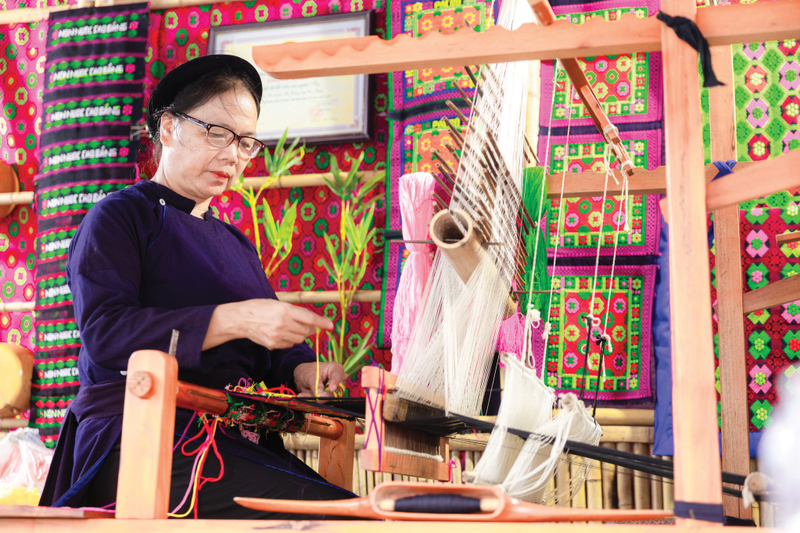 Nghệ nhân Nông Thị Thược (Ảnh: Lương Thảo)