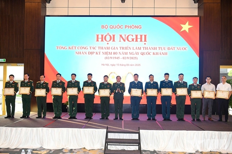 Bộ Quốc phòng tổ chức Hội nghị tổng kết Triển lãm Thành tựu đất nước - 5