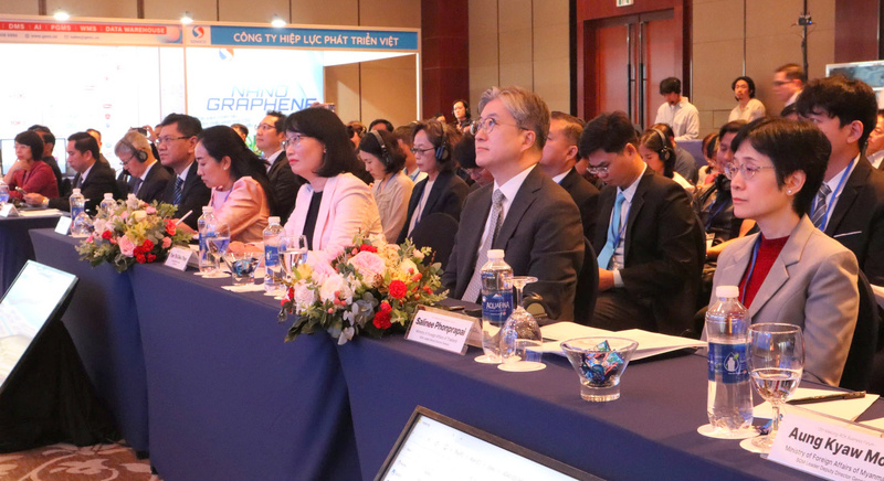 Đại biểu tham dự diễn đàn. Ảnh: Minh Khuê.