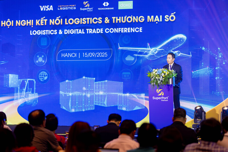 Tiến sĩ Yap Kwong Weng, CEO Việt Nam SuperPort™ phát biểu tại hội nghị. Ảnh: Thanh Trang.