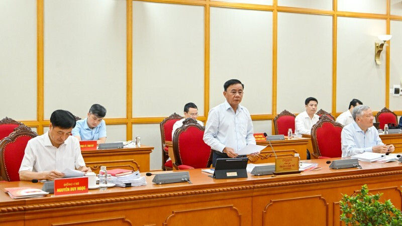 Tổ công tác của Bộ Chính trị làm việc với các Ban Thường vụ tỉnh ủy, thành ủy về tổ chức Đại hội đảng bộ nhiệm kỳ 2025-2030. Ảnh: Thủy Nguyên