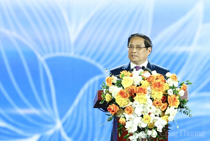 Thủ tướng cho rằng, thành công của triển lãm là điểm khởi đầu cho nhiều sự kiện quan trọng tiếp theo.