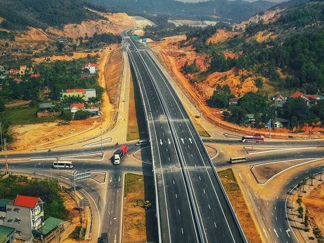Thủ tướng biểu dương các chủ đầu tư, Ban quản lý dự án, đơn vị tư vấn, thi công các công trình trọng điểm quốc gia.