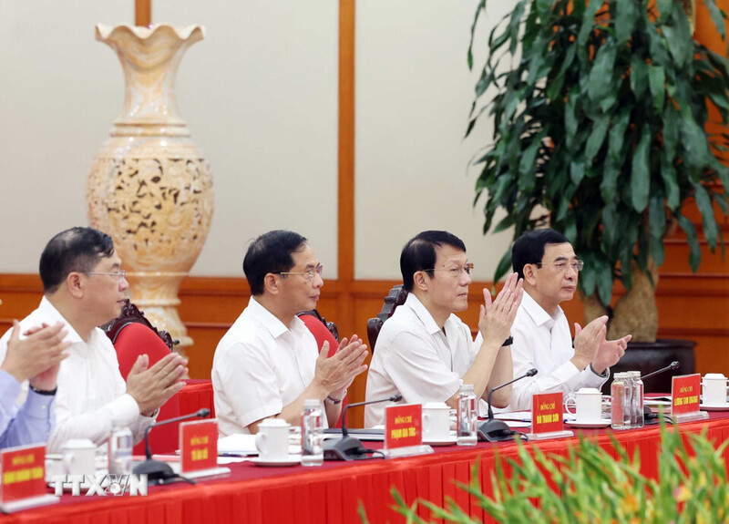 Các đại biểu tham dự buổi làm việc. Ảnh: TTXVN.