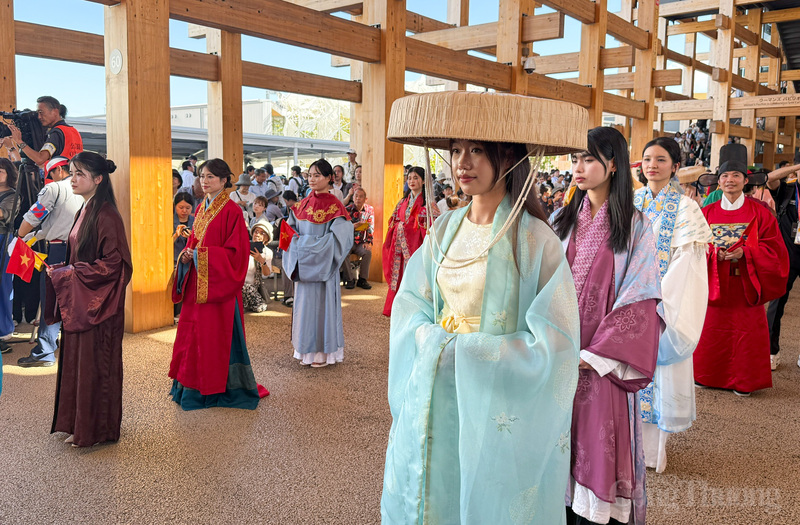 Cổ phục Việt Nam gây ấn tượng mạnh tại EXPO 2025 Osaka, Nhật Bản - 6