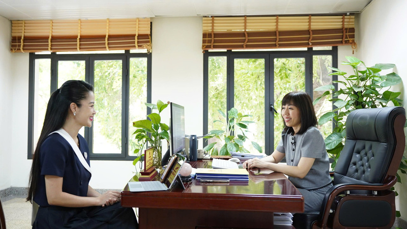 Bà Đỗ Phương Dung trao đổi với phóng viên Báo Công Thương về Chương trình phát triển ngành công nghiệp môi trường. Ảnh: Ngọc Tiến