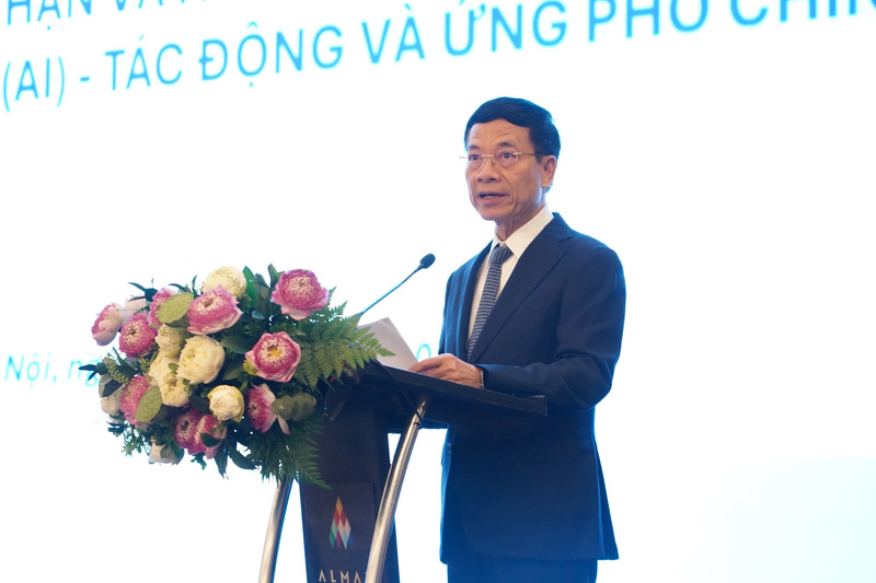 Bộ trưởng Bộ Khoa học và Công nghệ Nguyễn Mạnh Hùng phát biểu tại hội thảo. Ảnh: Quỳnh Nga