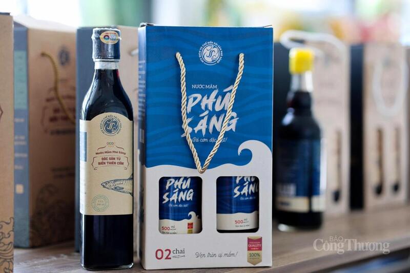 Sản phẩm của HTX Dịch vụ chế biến hải sản Phú Sáng đạt chuẩn OCOP 4 sao. Ảnh: Trọng Tùng