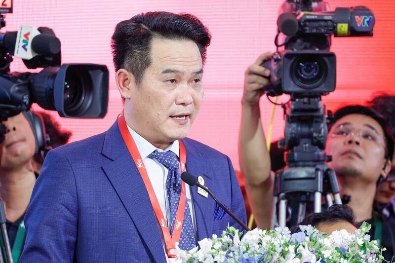 Ông Đặng Hồng Anh, Chủ tịch Hội Doanh nhân trẻ Việt Nam, Chủ tịch VPSF 2025 phát biểu tại diễn đàn.