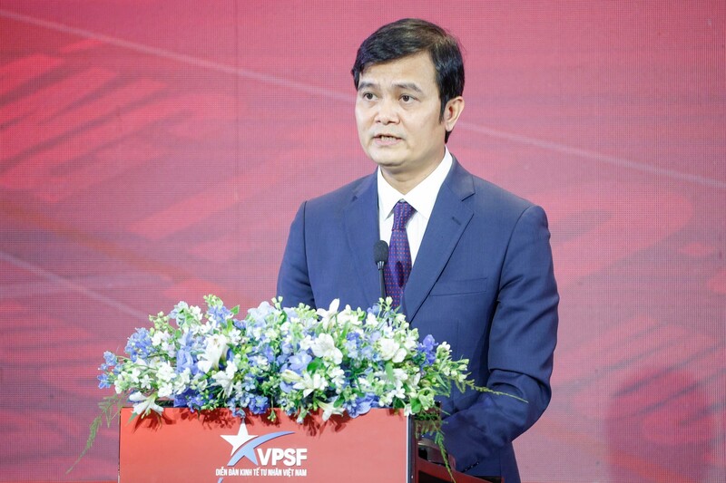 Ông Bùi Quang Huy, Uỷ viên dự khuyết Trung ương Đảng, Phó Chủ tịch Ủy ban Trung ương Mặt trận Tổ quốc Việt Nam, Bí thư thứ nhất Trung ương Đoàn phát biểu tại Diễn đàn.