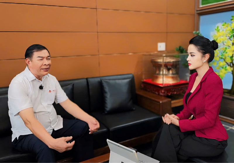 Anh hùng Lao động Nguyễn Quang Mâu chia sẻ với phóng viên Báo Công Thương: "Thái độ phục vụ, môi trường làm việc, trách nhiệm xã hội. Tất cả đều tạo nên thương hiệu".