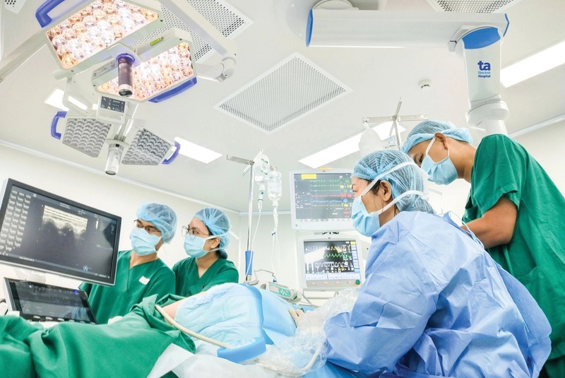 Nghị quyết 72 chuyển mạnh từ tư duy tập trung khám bệnh, chữa bệnh sang chủ động phòng bệnh. Ảnh: Huy Cường